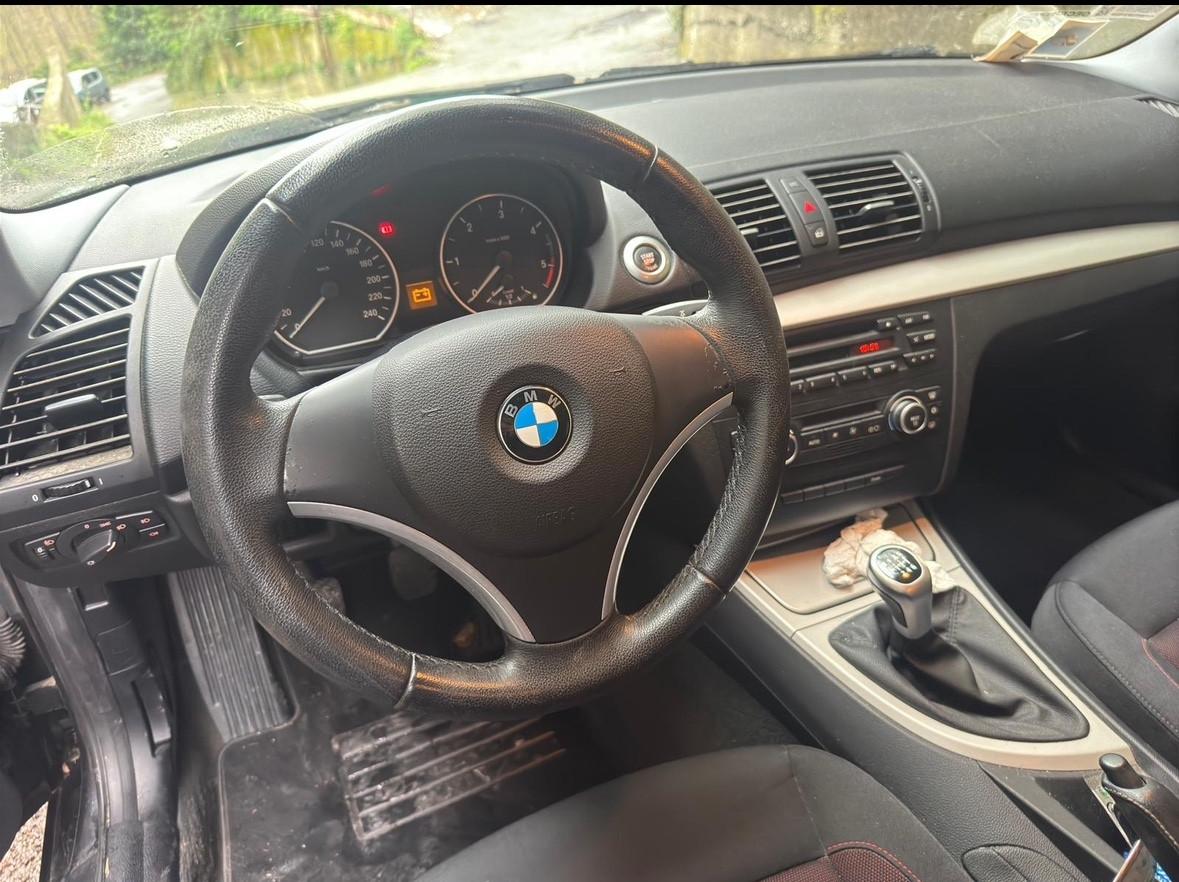 Bmw 118 118d 2.0 143CV Incidentata ottima ricambi 2010