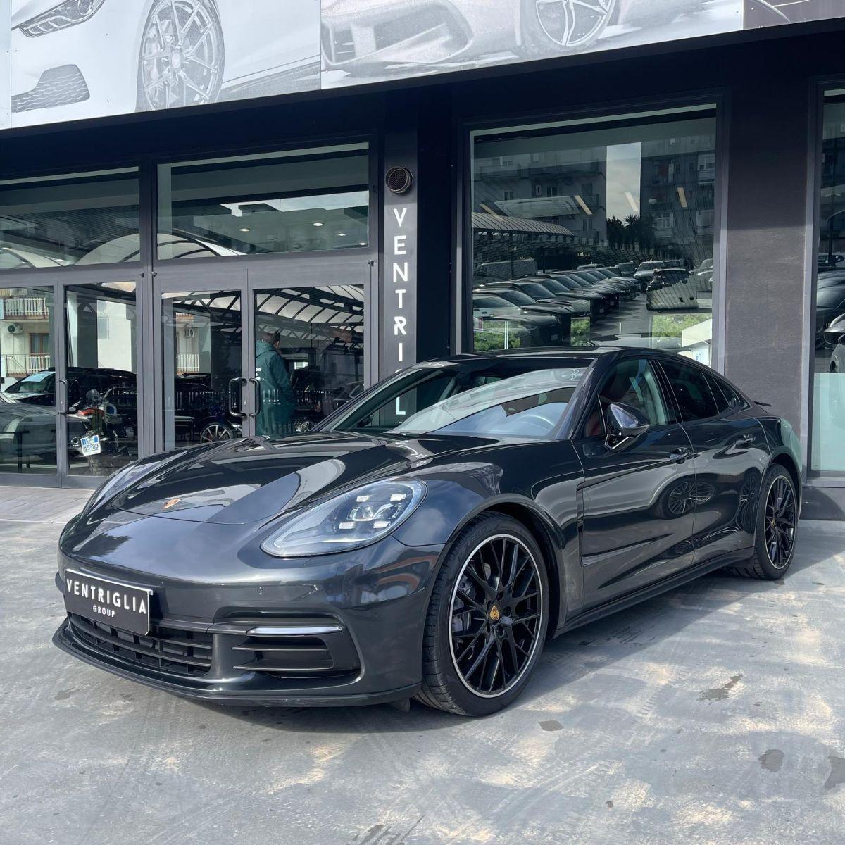 PORSCHE - Panamera -