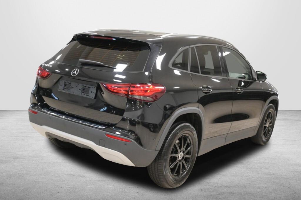 MERCEDES GLA 180D 115CV BUSINESS *2022