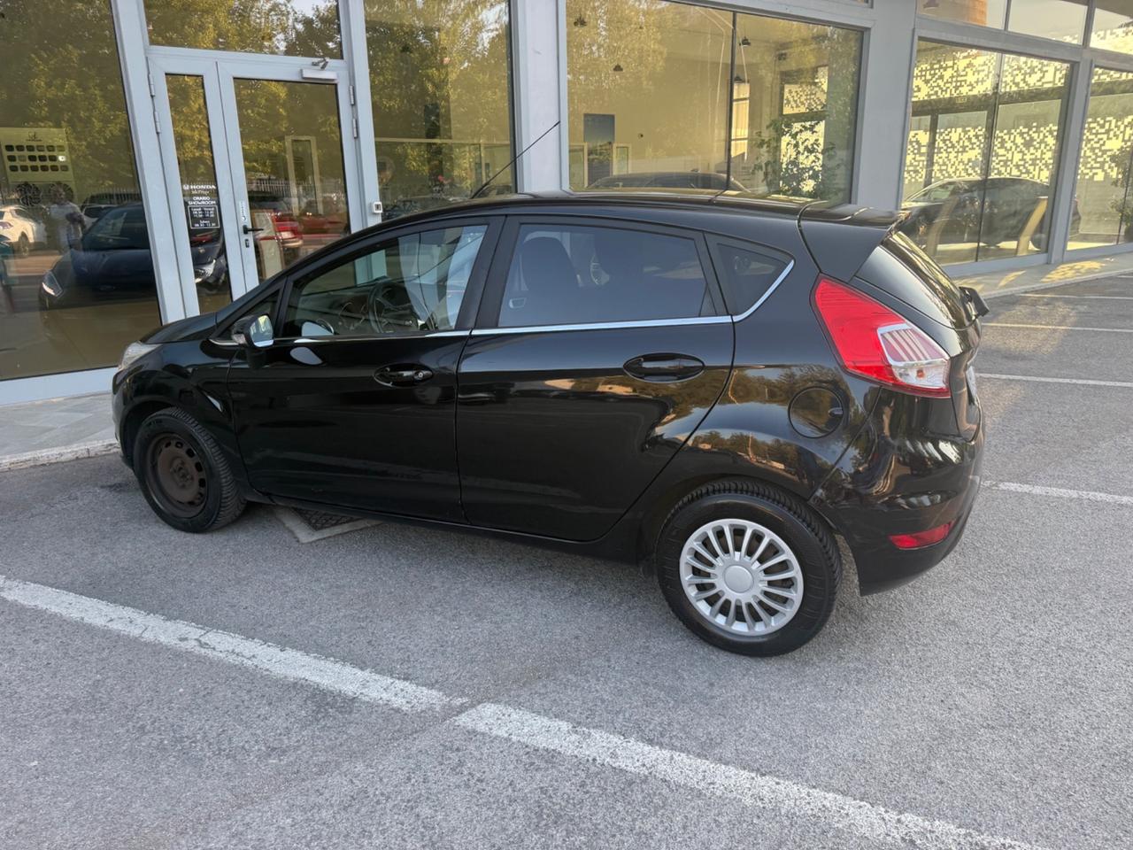 Ford Fiesta 1.5 TDCi 95CV 5 porte Black& White Edition
