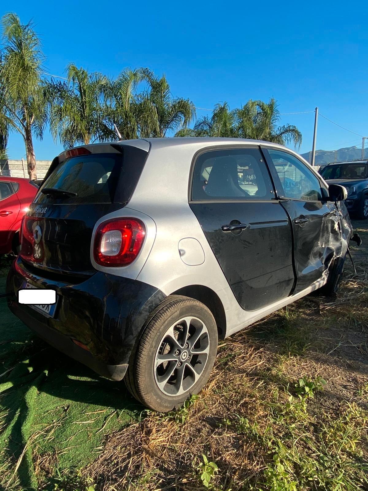 Smart ForFour 2017 70 1.0 Prime SINISTRATA