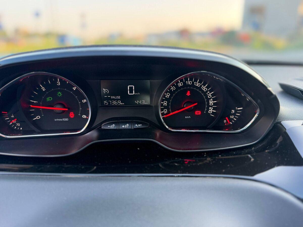 Peugeot 208 1.4 hdi 8v Allure 5p