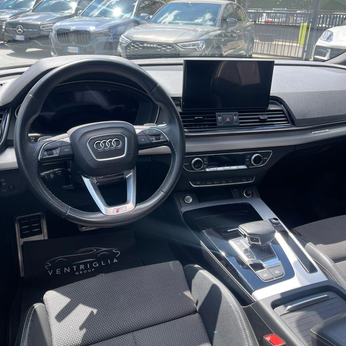 AUDI - Q5 Sportback S-line Total Black 40 tdi mhev