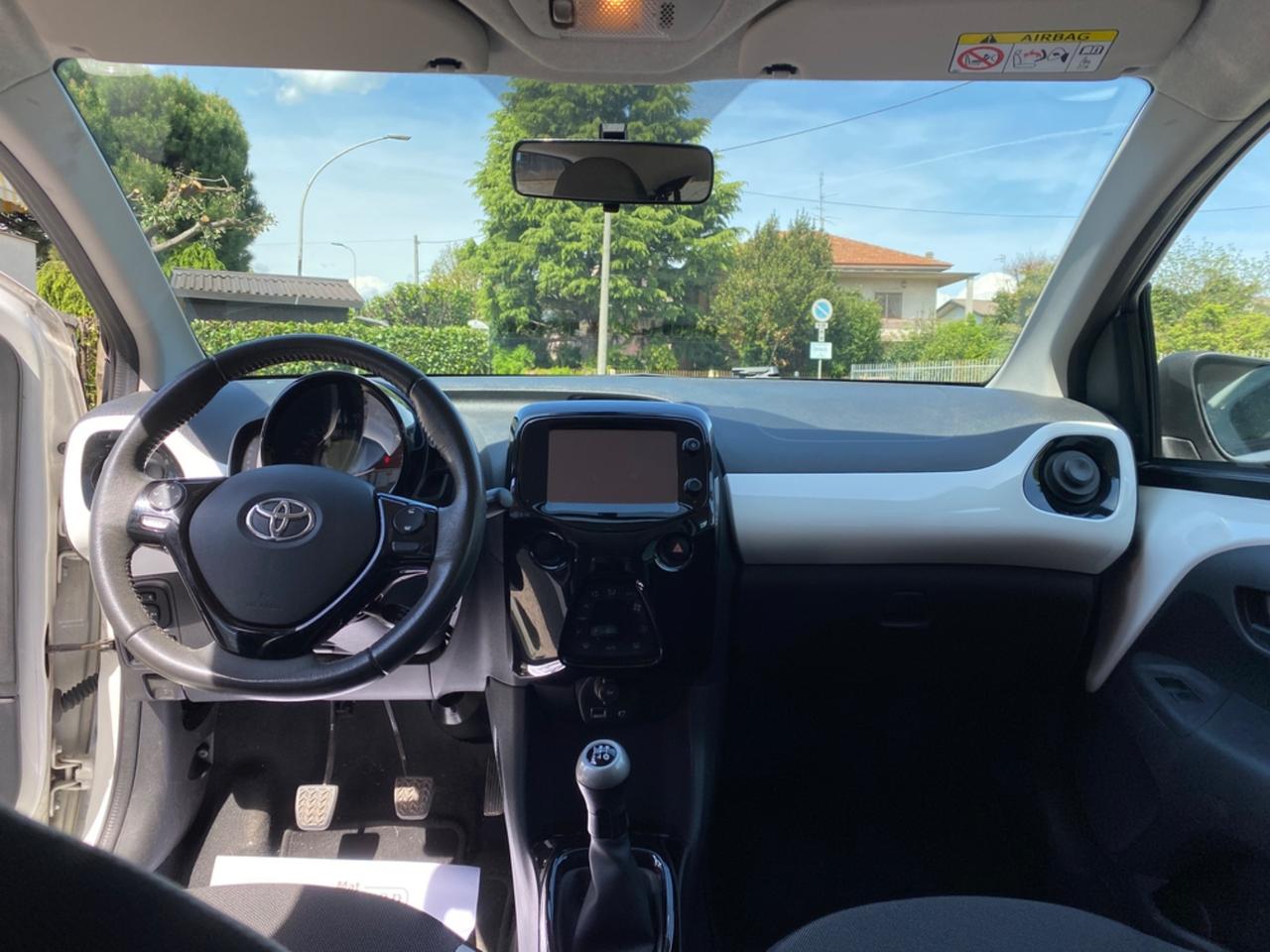 Toyota Aygo 1.0 VVT-i 69 CV 5 porte x-play
