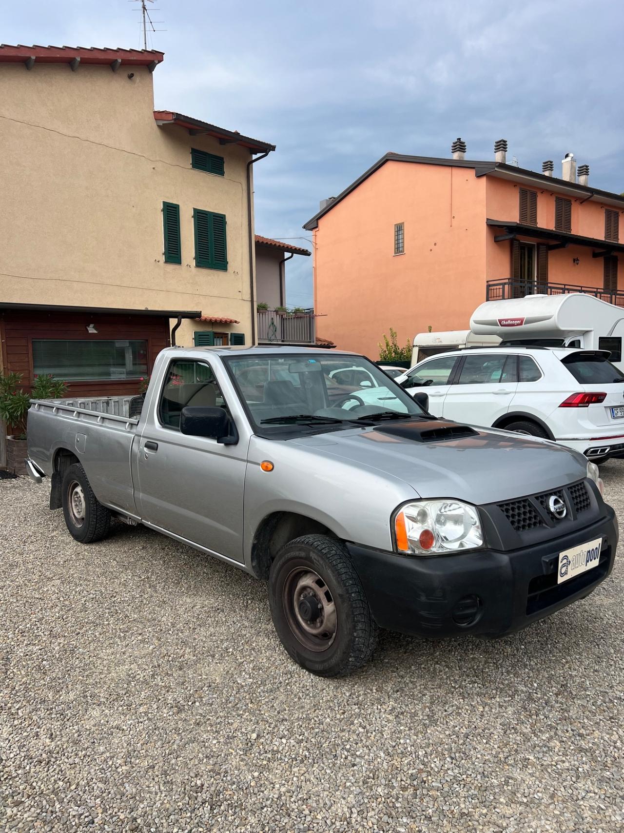 Nissan NP300 2.5 D 2P Cassone Lungo