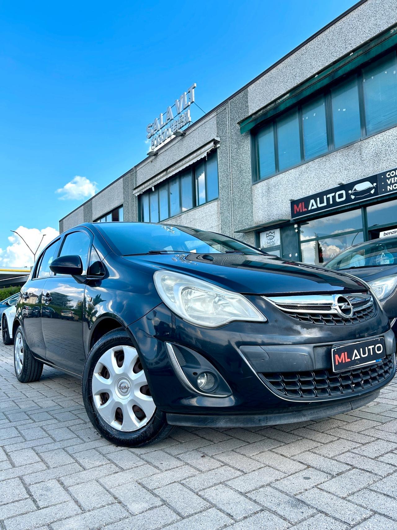 Opel Corsa 1.2 5 porte Cosmo - OK NEOPATENTATI