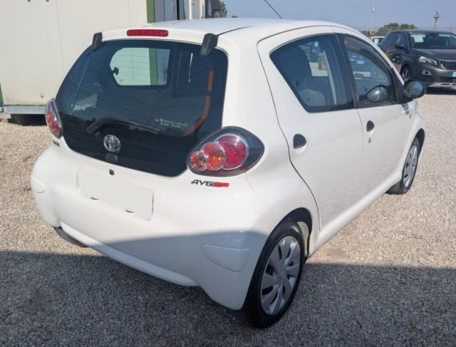 TOYOTA Aygo 1.0 12V VVT-i 5 porte Active Connect - TAGLIANDATA