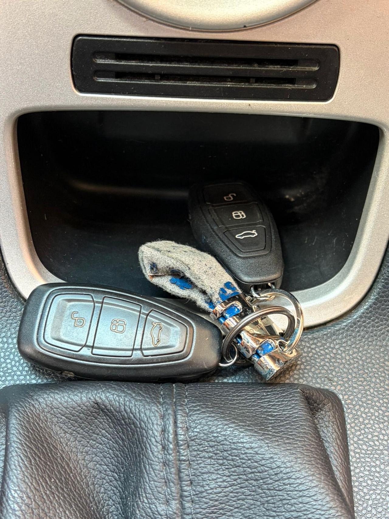 Ford Fiesta 1.4 TDCI 70CV 5P TITANIUM