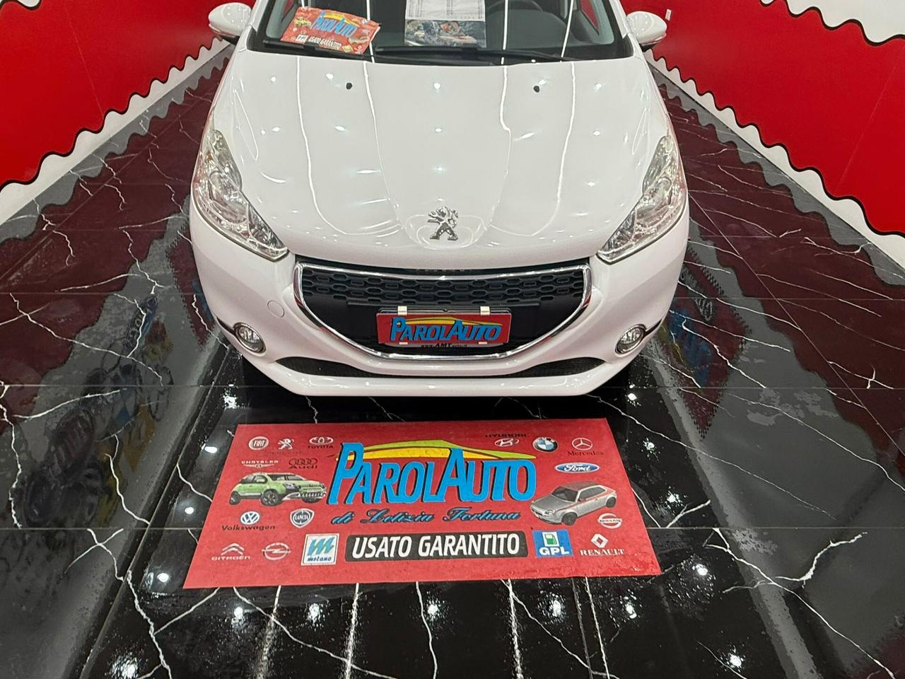 Peugeot 208 1.0 VTi 68cv Puretech - 2013