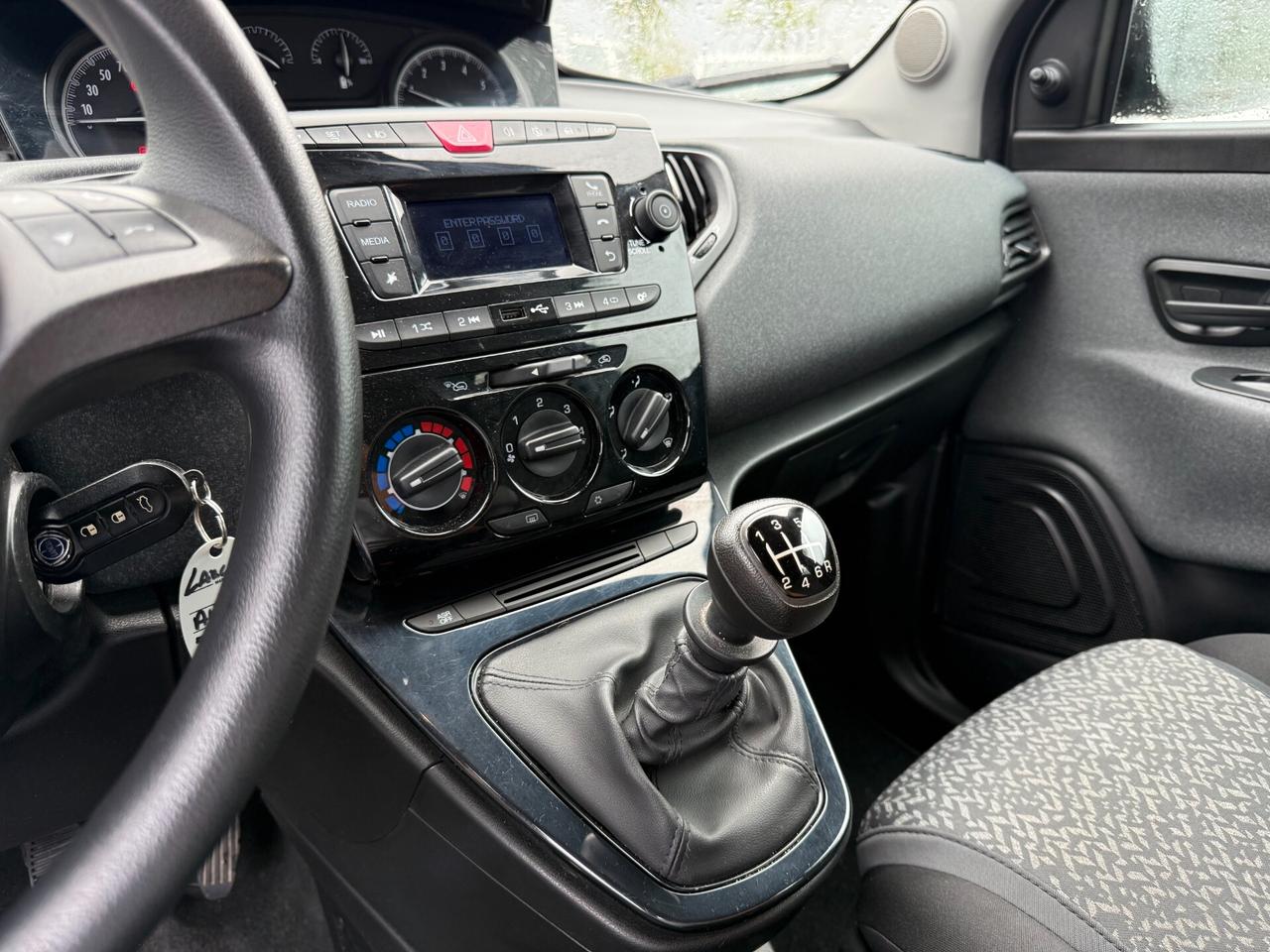Lancia Ypsilon 1.0 FireFly 5 porte S&S Hybrid Ecochic Gold