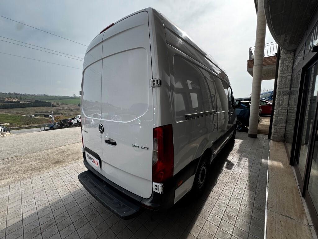 Mercedes-Benz Sprinter Cargo Van L2 H2