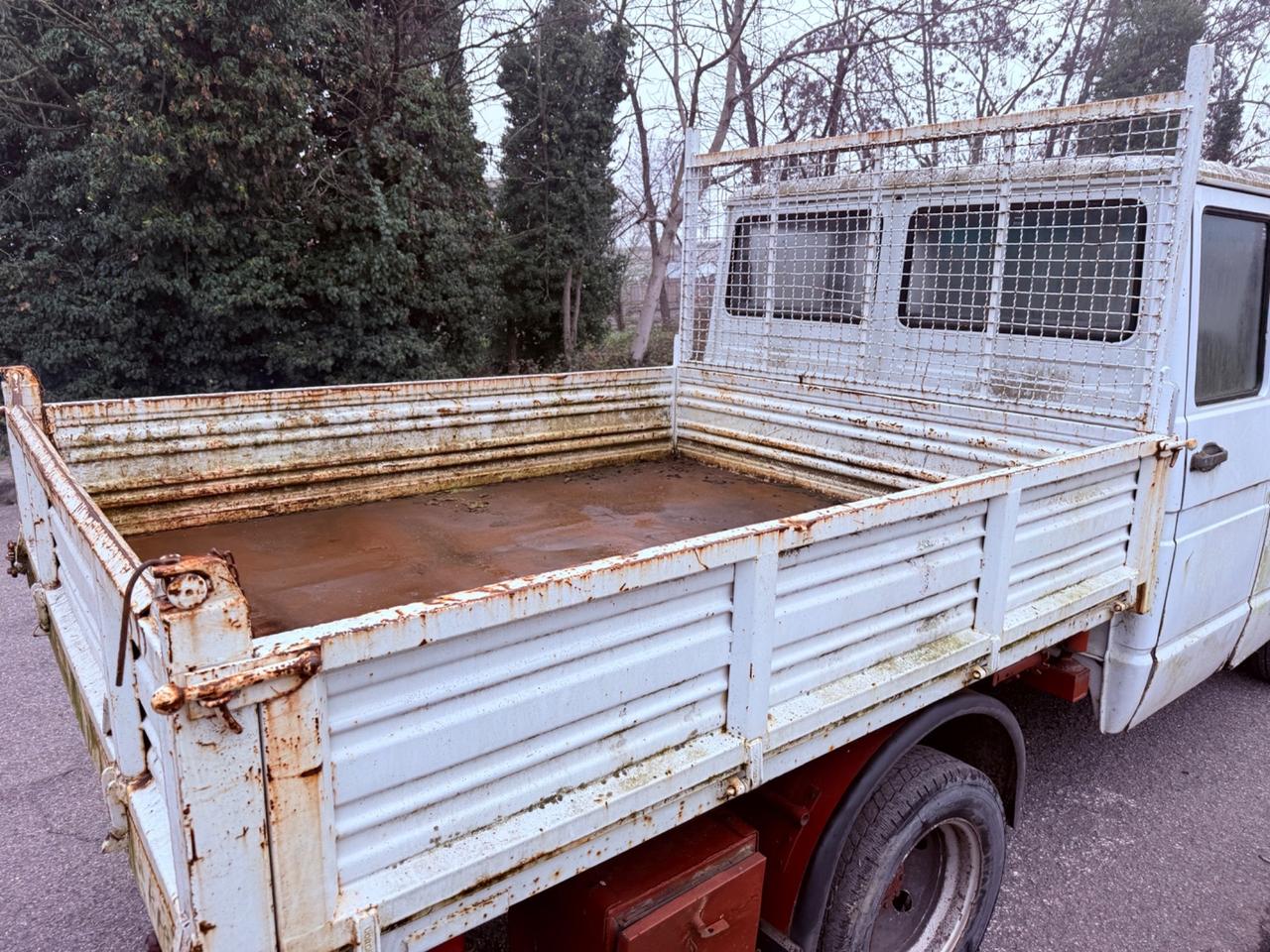 Iveco Daily 2.5 - RIBALTABILE 3 TRILATERALE 7 POSTI