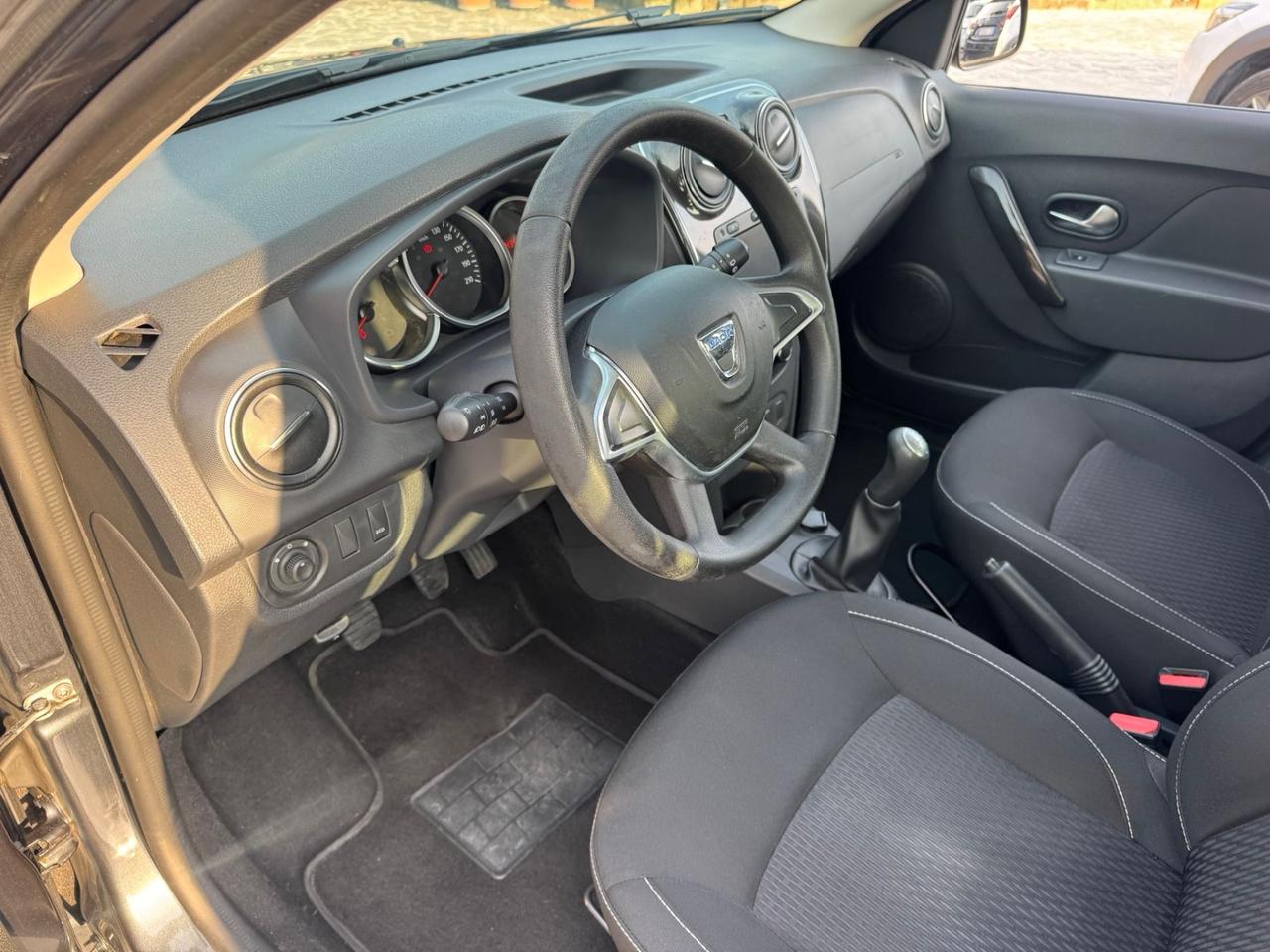 Dacia Logan MCV 0.9 TCe 12V 90CV Start&Stop Lauréate neopatentati