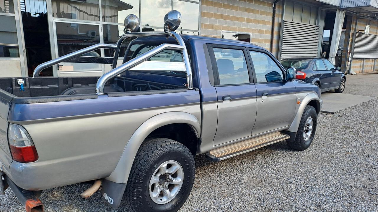 Mitsubishi L200 2.5 TDI 4WD Double Cab Pick-up GLX
