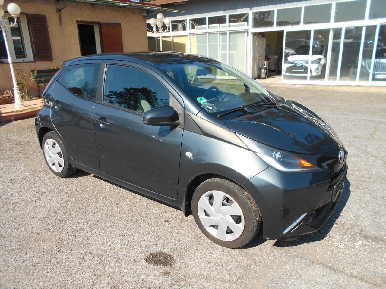 Toyota Aygo 1.0 12V VVT-i 5 porte Lounge Connect