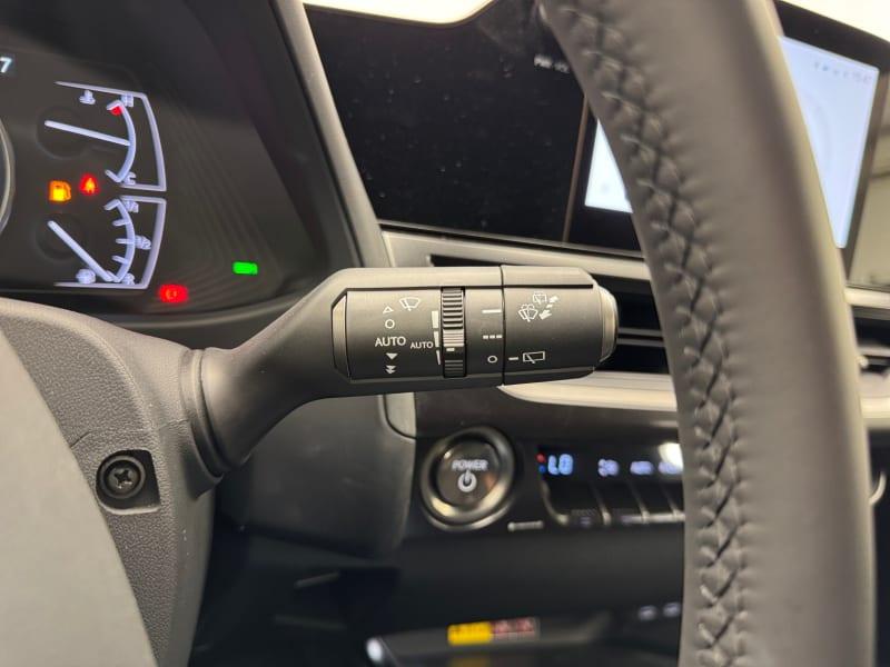 LEXUS UX HYBRID 4WD DESIGN