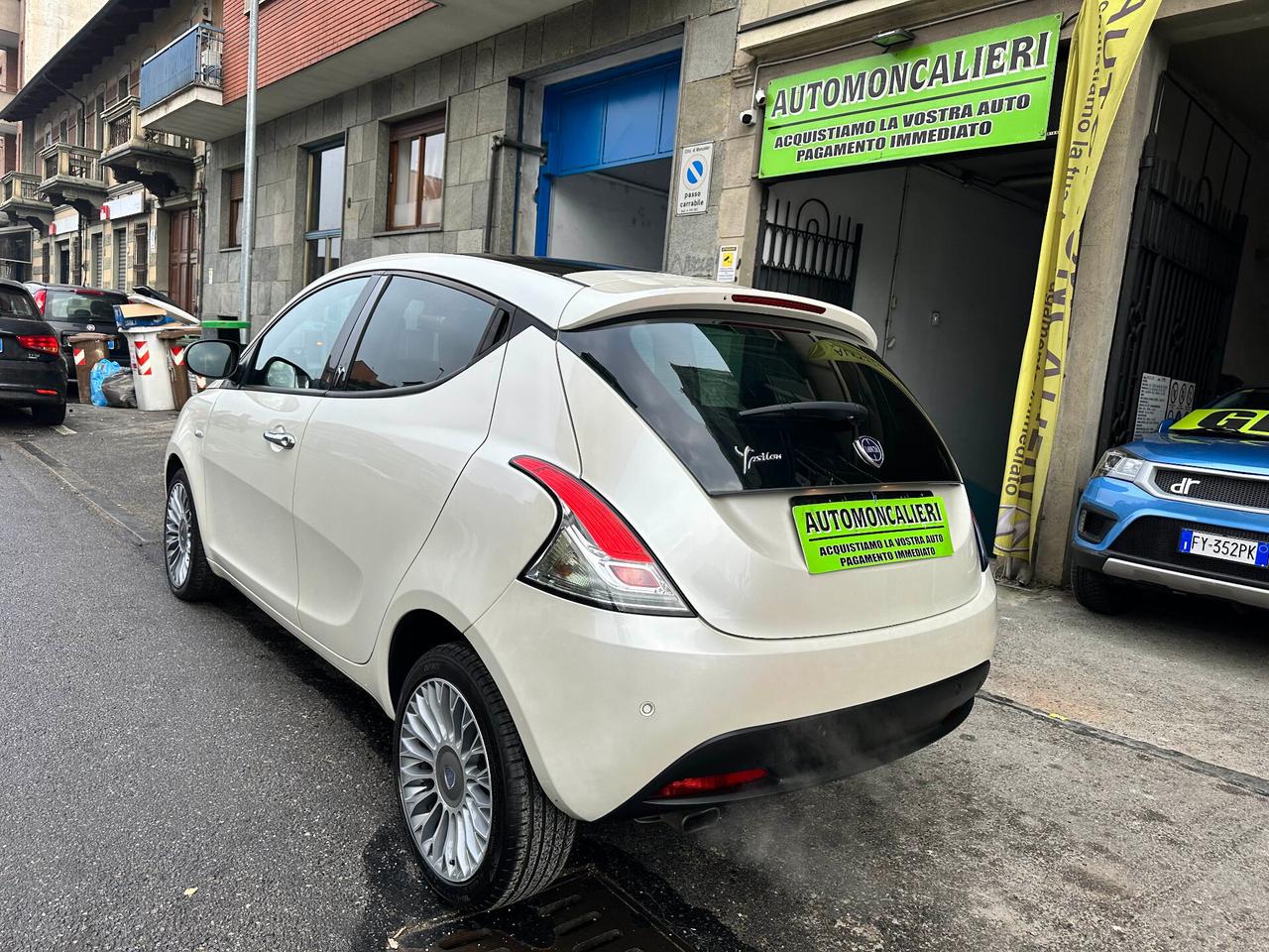 Lancia Ypsilon 1.2 *PELLE - TETTO-FARI Xenon- Tom Tom*