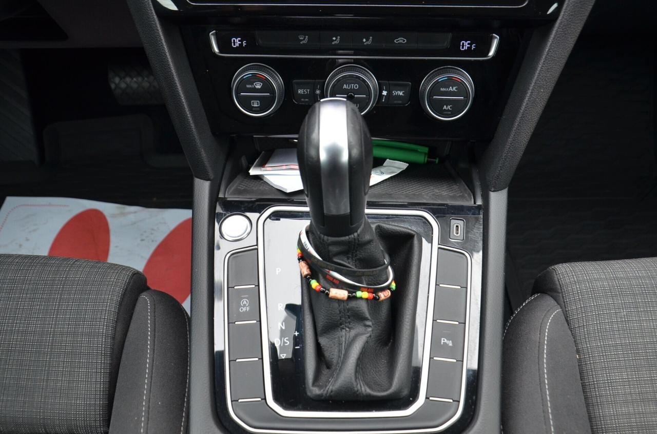 Volkswagen Passat 1.6 TDI SCR DSG Business BMT