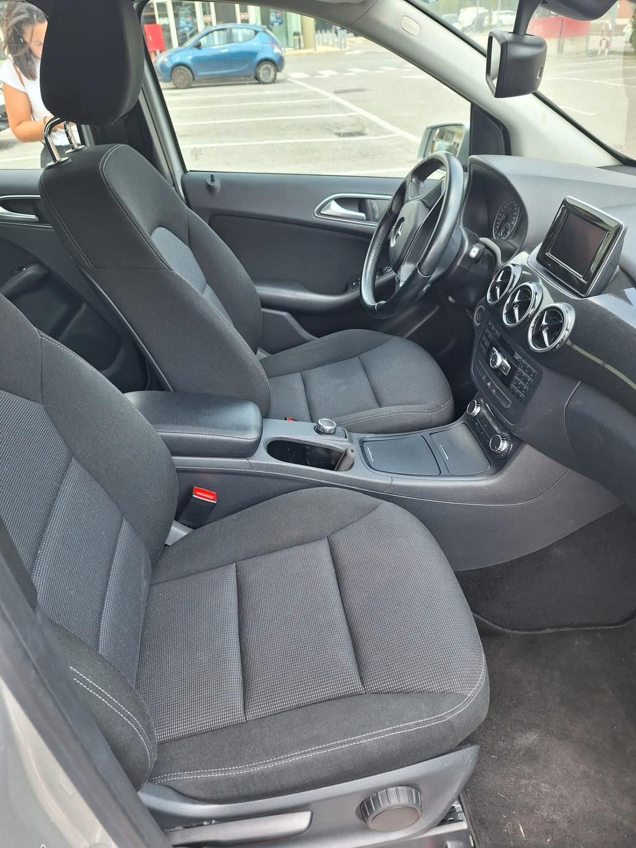 Mercedes-benz B 180 B 180 CDI Automatic Premium
