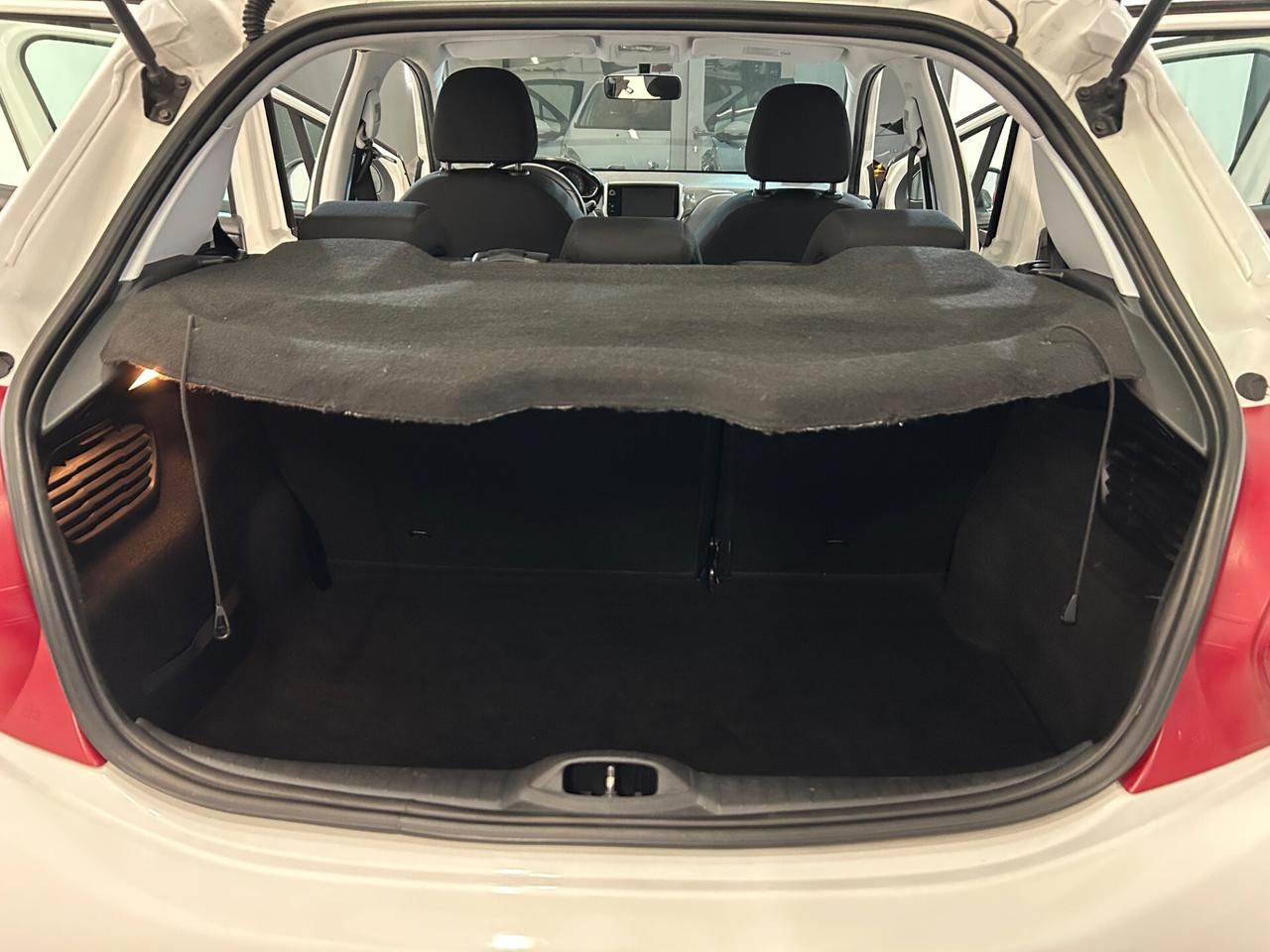 Peugeot 208 1.4 hdi 50kw 2014