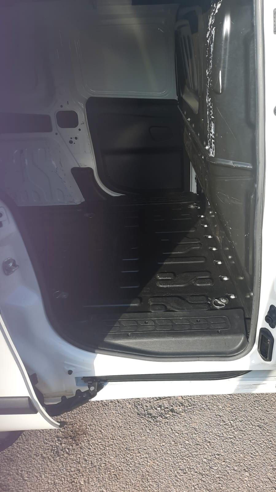 Opel Combo 1.6 CDTi perfetto se ai un furgone da dare in permuta dal 2009 in poi costa solo £5400