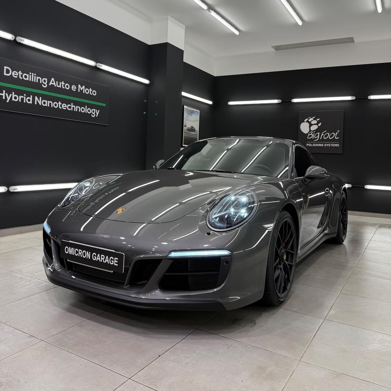 Porsche 991 911 Carrera 4 GTS