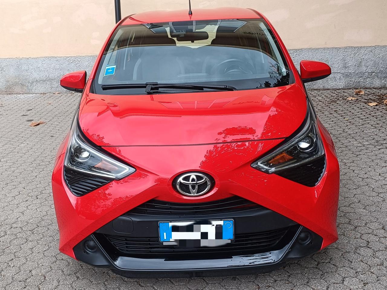 Toyota Aygo Connect 1.0 VVT-i 72 CV 5 porte x-play