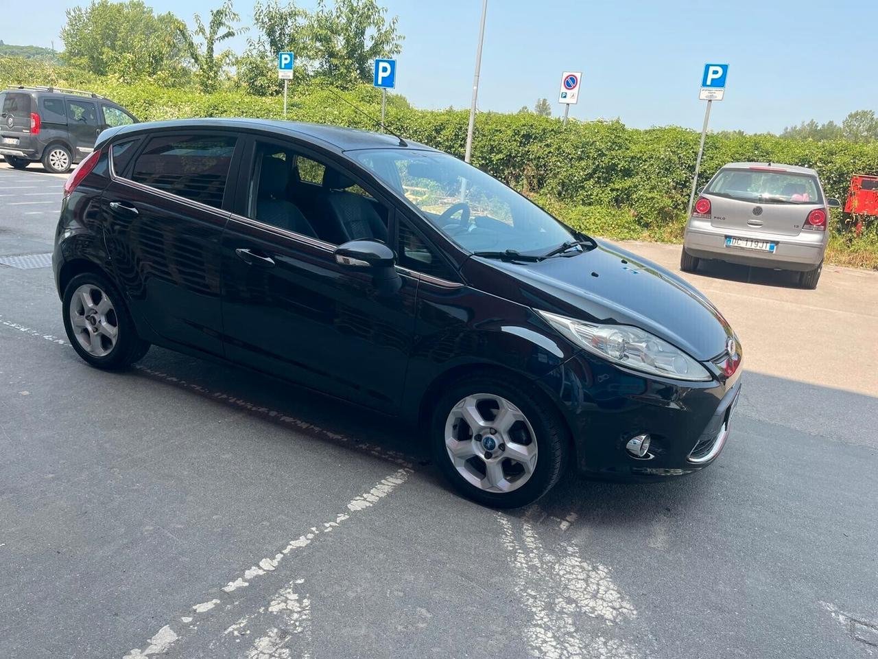 Ford Fiesta 1.4 TDCi 70CV 5 porte Titanium