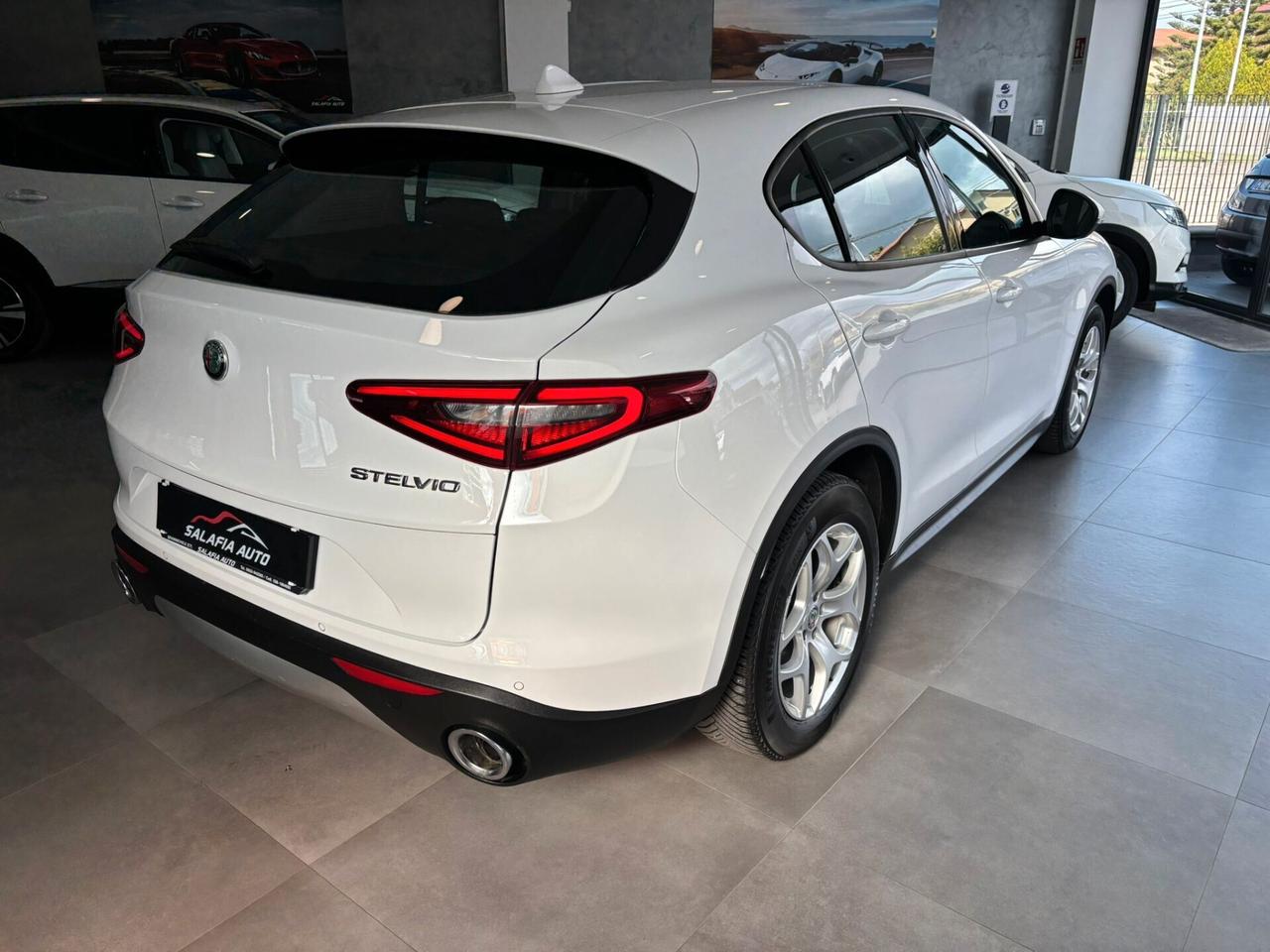 Alfa Romeo Stelvio 2.2 Turbodiesel 160 CV AT8 RWD Business