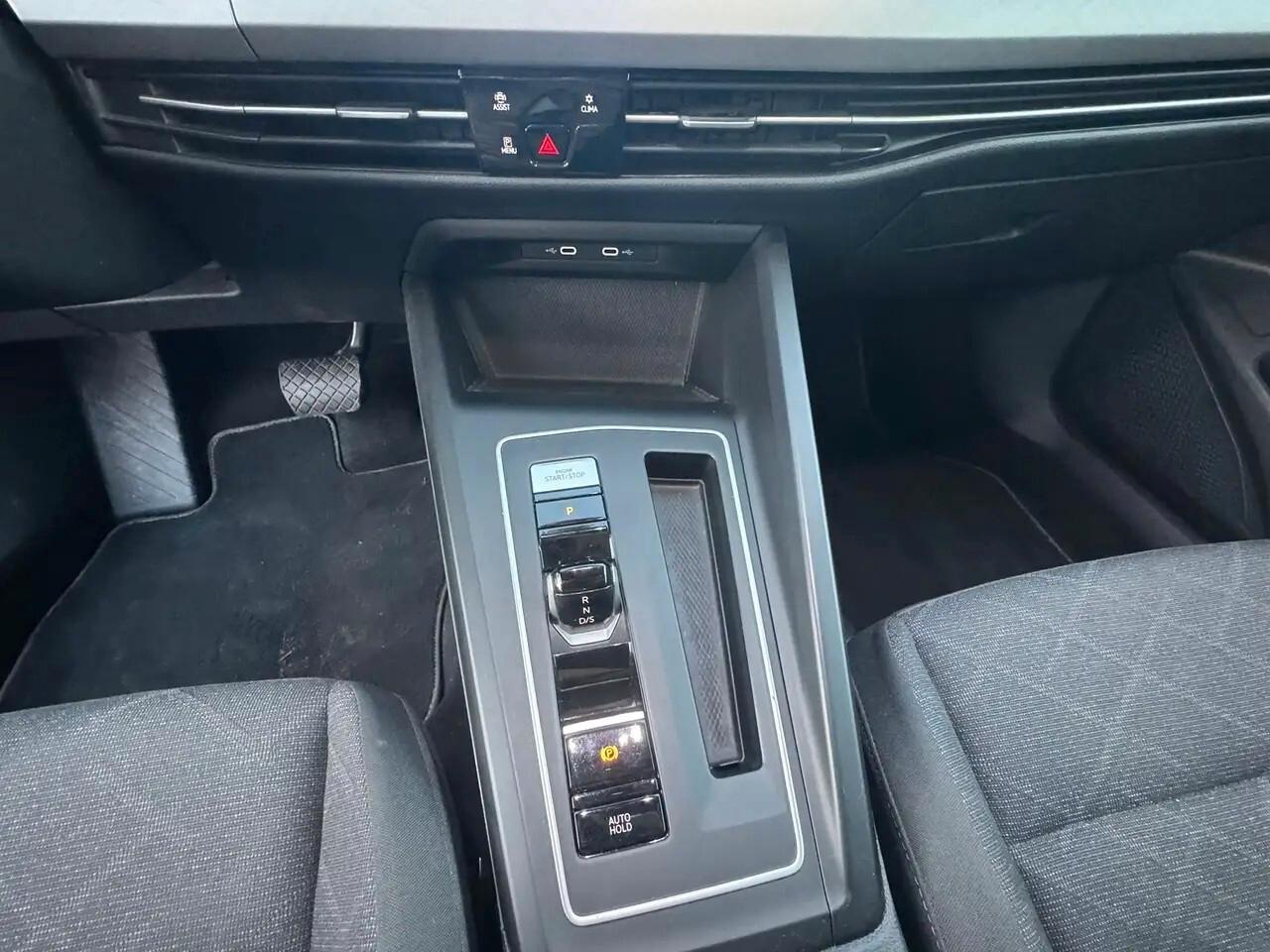 Volkswagen Golf 1.0 eTSI EVO DSG Life