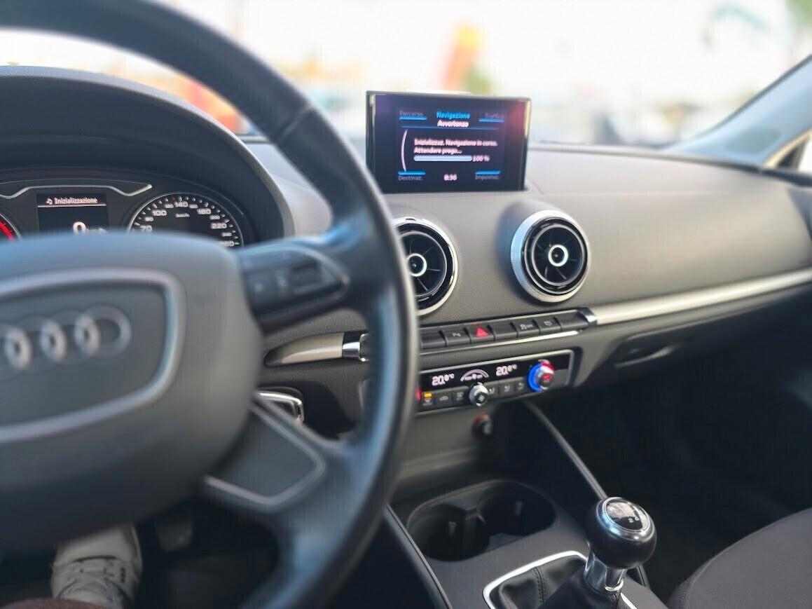 Audi A3 SPB 1.6 TDI 105 CV CR Attraction