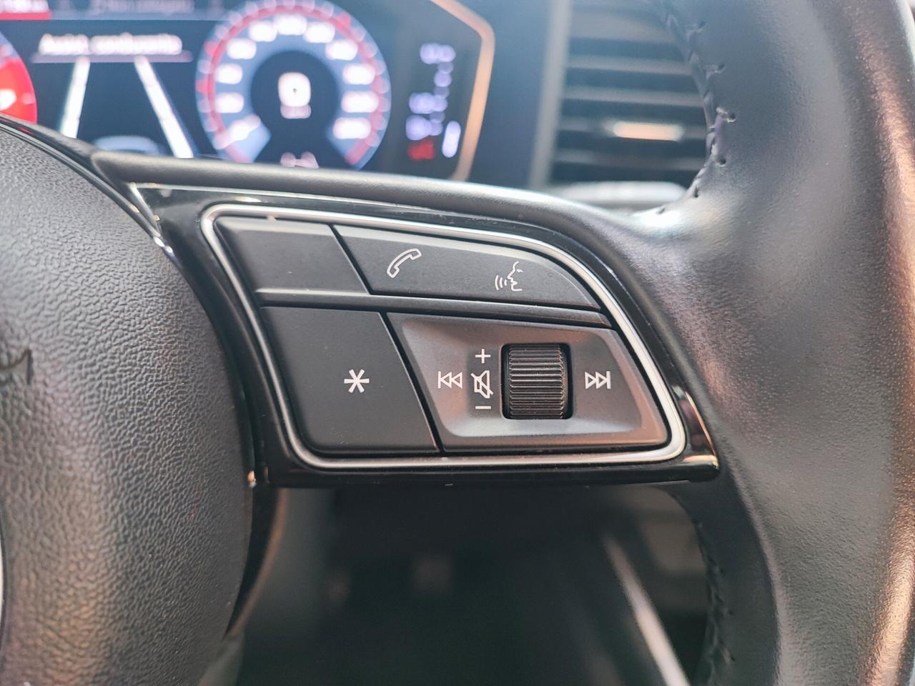 Audi A1 citycarver 30 TFSI Identity Contrast