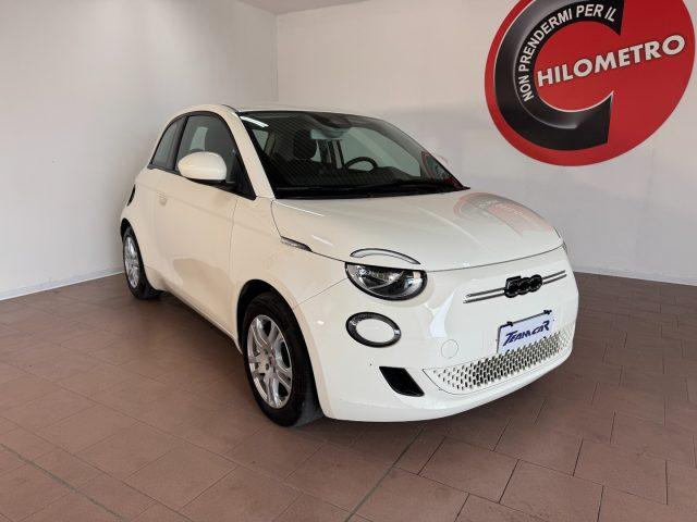 FIAT 500e Berlina 23,8 kWh Action