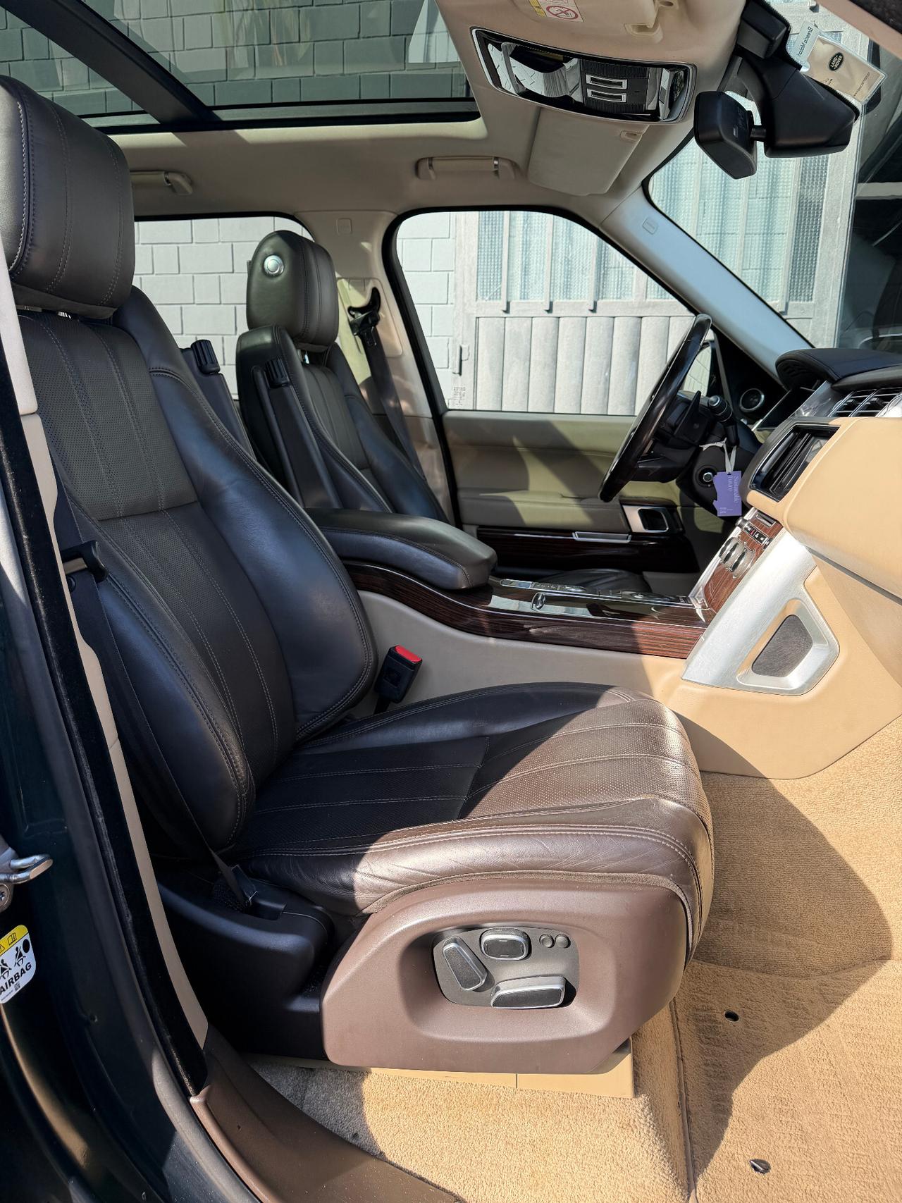 Land Rover Range 4.4 SDV8 Autobiography Black