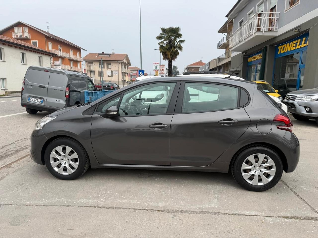 Peugeot 208 PureTech 82 5 porte Allure