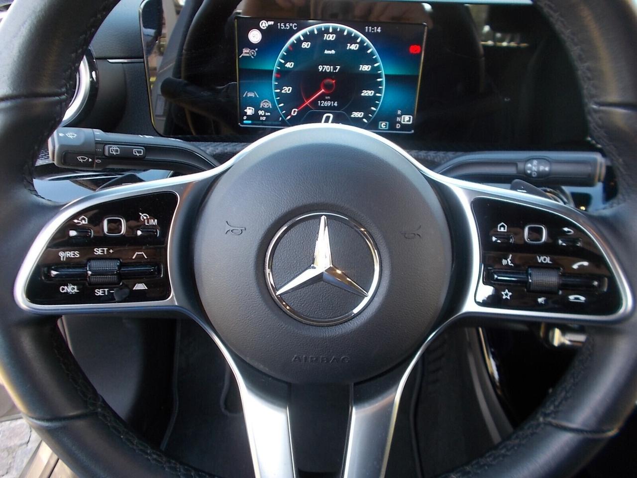 Mercedes-Benz A 180d Autom *FULL OPT.* da VETRINA