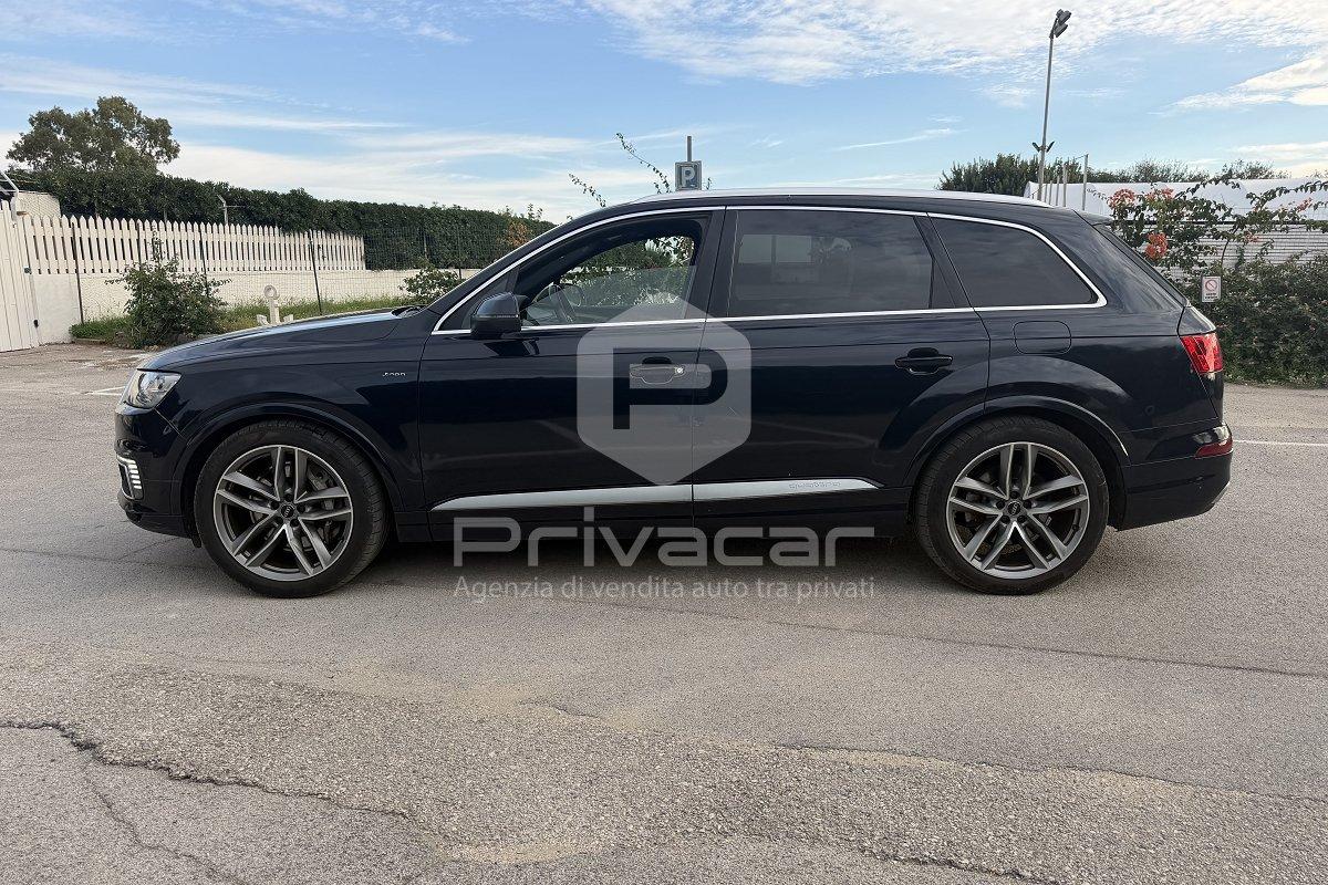 AUDI Q7 e-tron 3.0 TDI quattro tiptronic Business Plus