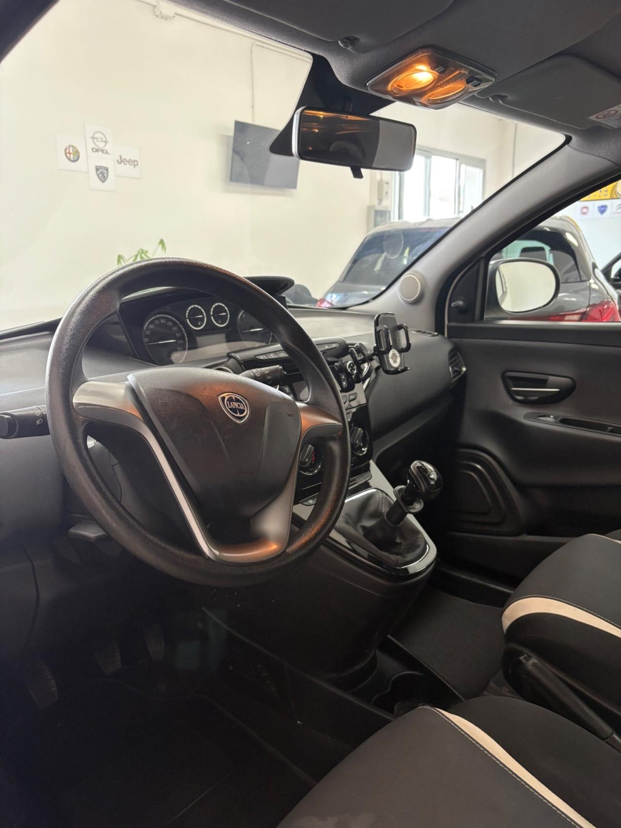 Lancia Ypsilon 1.2 69 CV