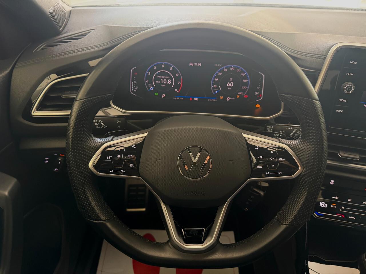 Volkswagen T-Roc R-Line / 1.5 TSI ACT 150cv / DSG / 2023