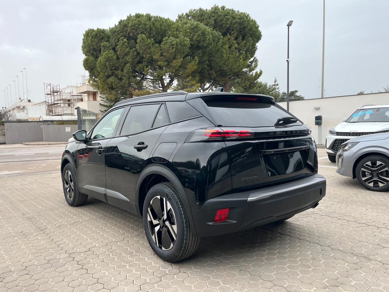 Peugeot 2008 1.2 puretech Allure s&s 100cv Km0