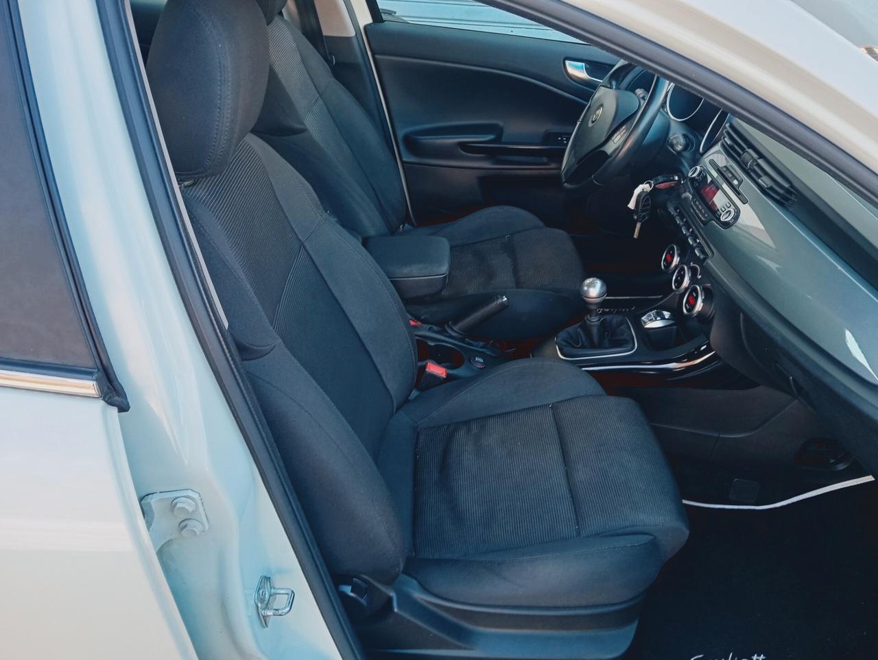 Alfa Romeo Giulietta 1.6 JTDm-2 105 CV Exclusive