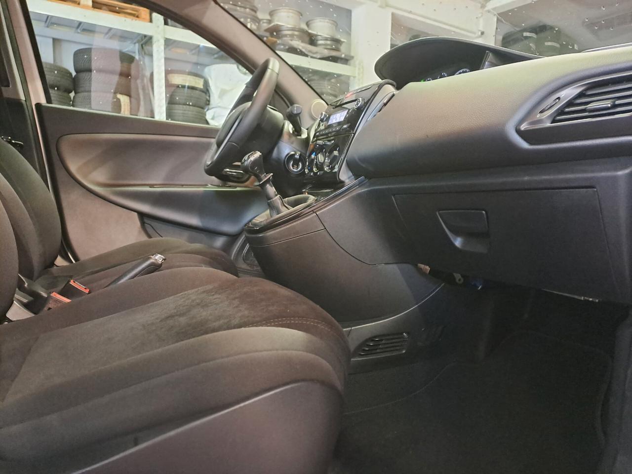 LANCIA YPSILON 1.2 BENZINA *OK NEOPATENTATI*