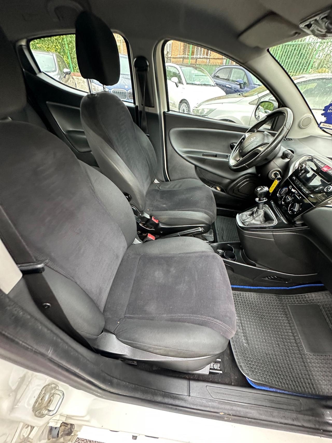 Lancia Ypsilon 1.2 69 CV 5 porte GPL Ecochic Platinum