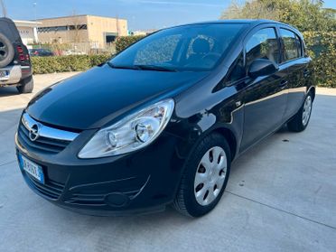 Opel Corsa 1.4 16V 5 porte Cosmo