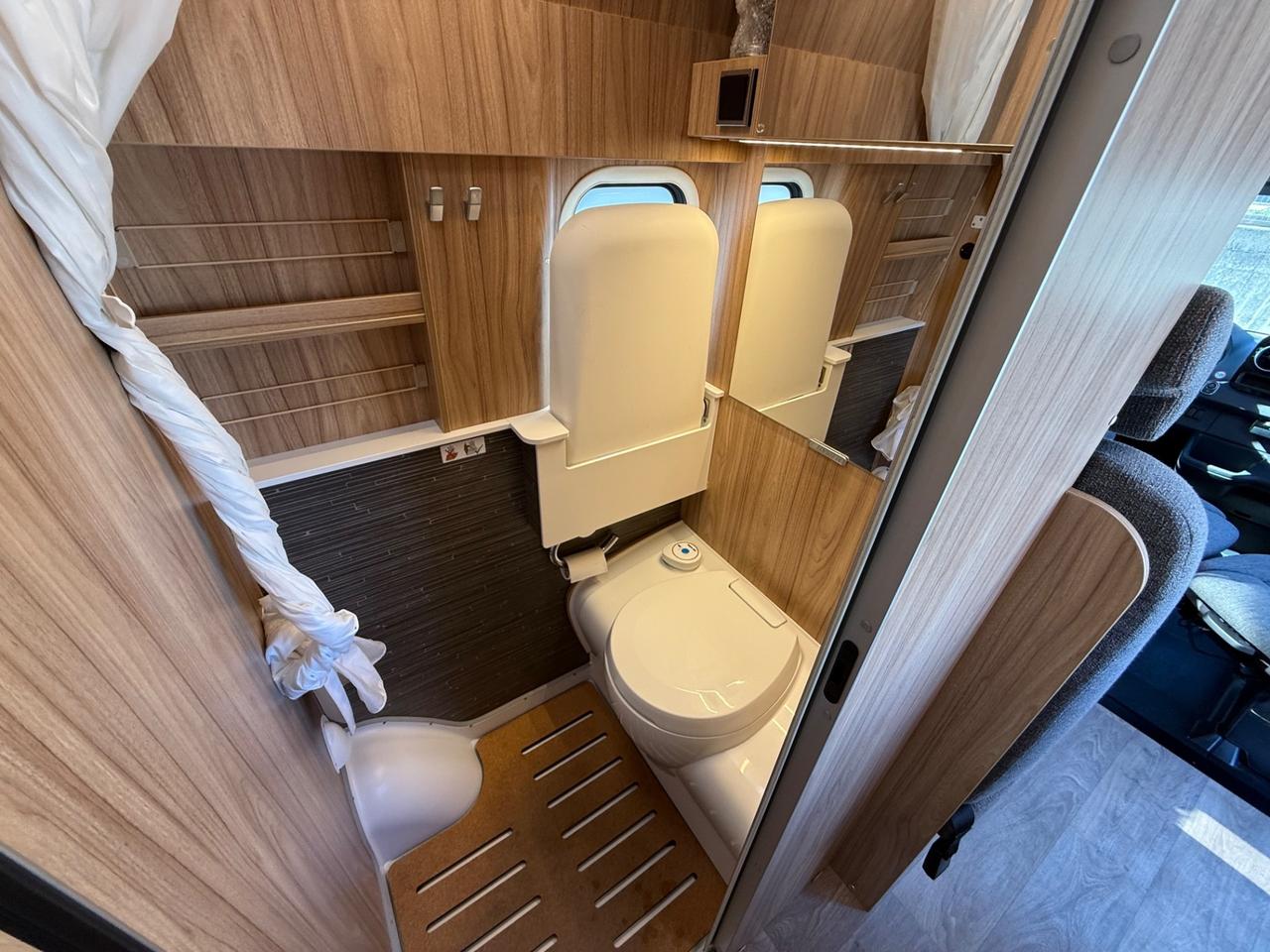 HYMER GRAND CANYON S CROSSOVER 5.93 MERCEDES AUTOMATICO