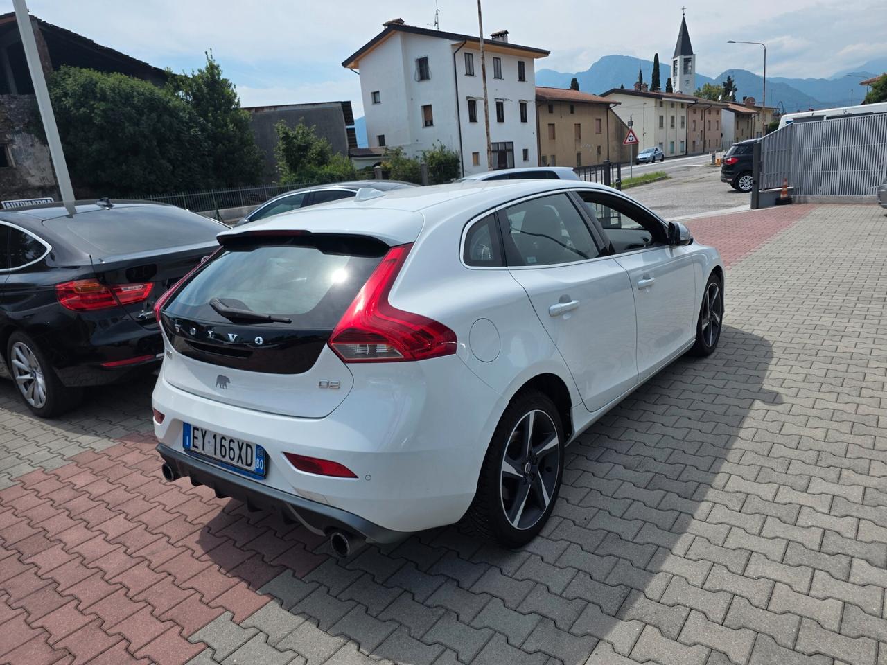 Volvo V40 D2 1.6 R-design Kinetic