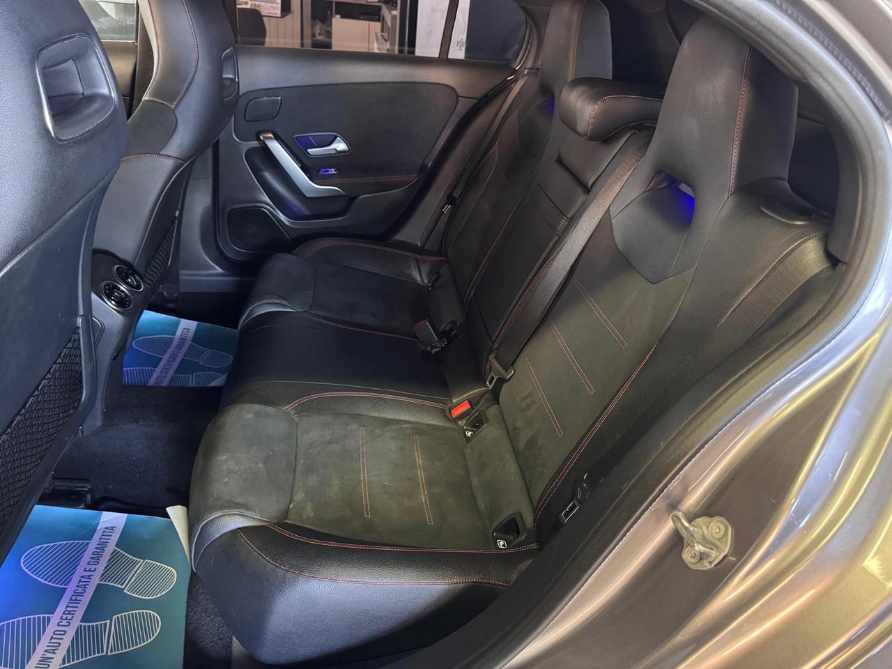 Mercedes-Benz A 180 d Premium AMG