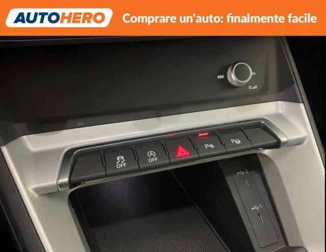 AUDI Q3 35 TFSI Business Advanced