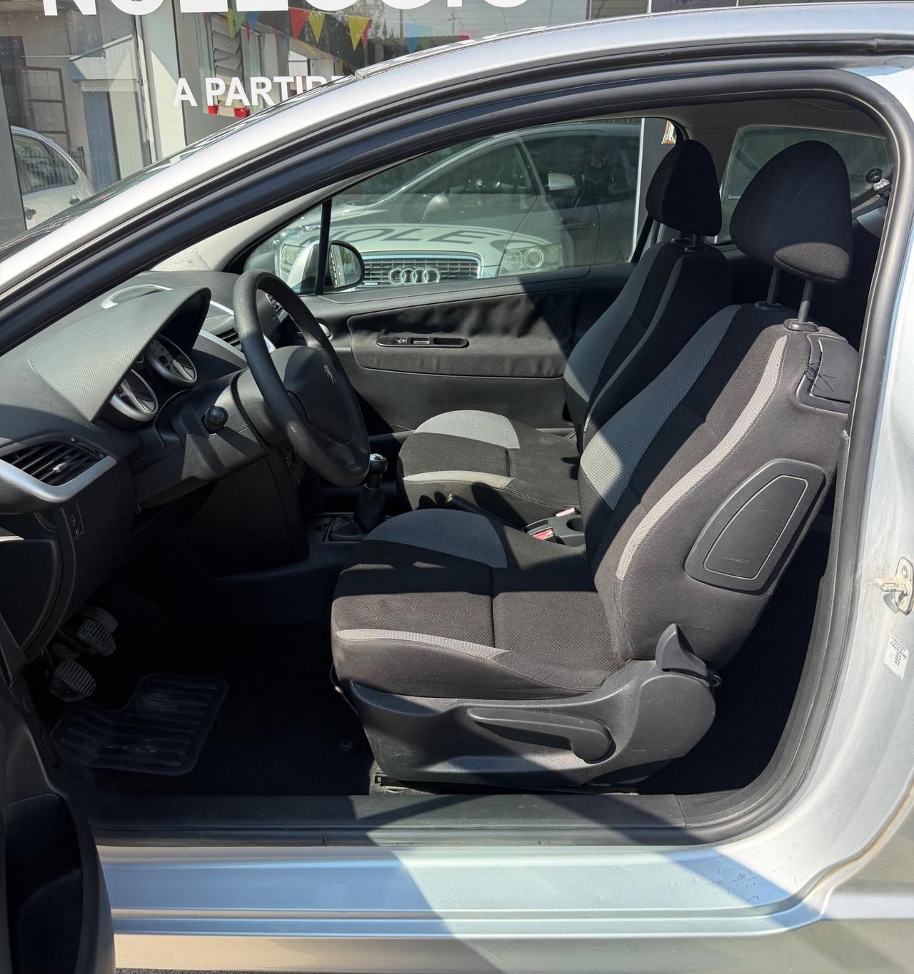 Peugeot 207- 1.4 75CV-Cinghia eseguita-Neopatentati-Garanzia 12mesi
