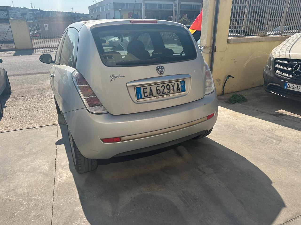 Lancia Ypsilon 1.3 DIESEL 2010 160.000km